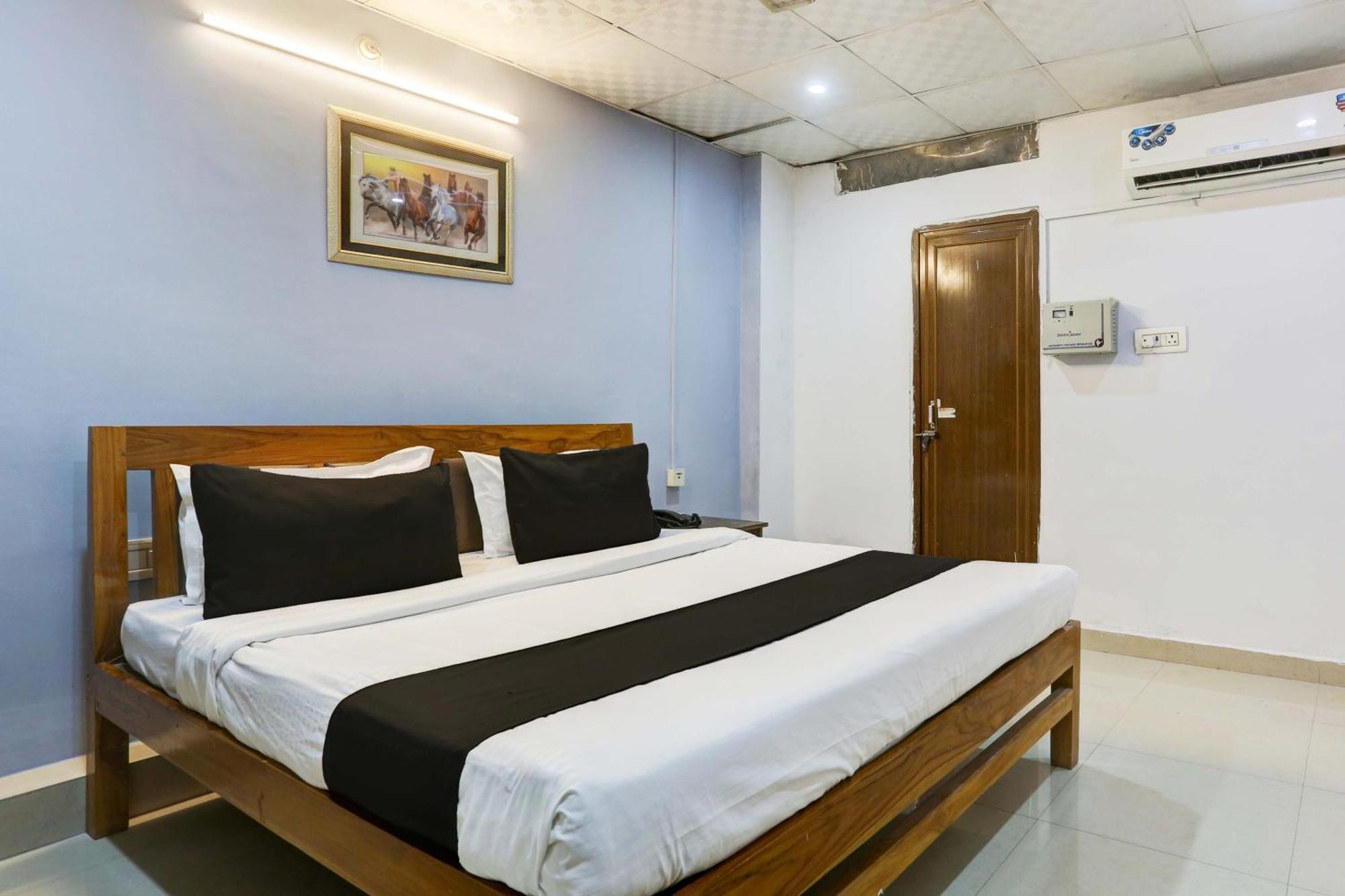 Collection O Hotel Moon Light Lucknow Eksteriør billede