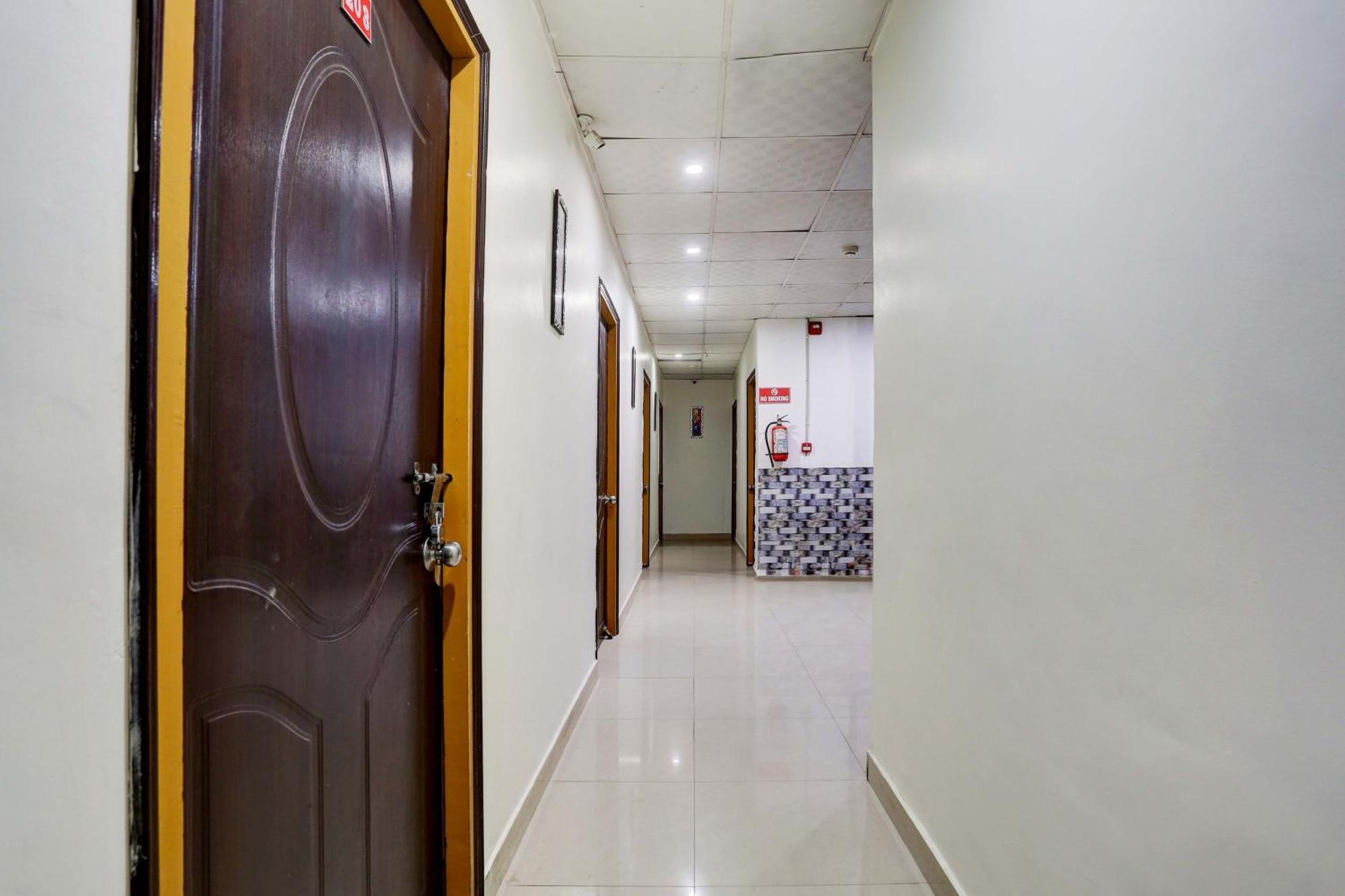 Collection O Hotel Moon Light Lucknow Eksteriør billede