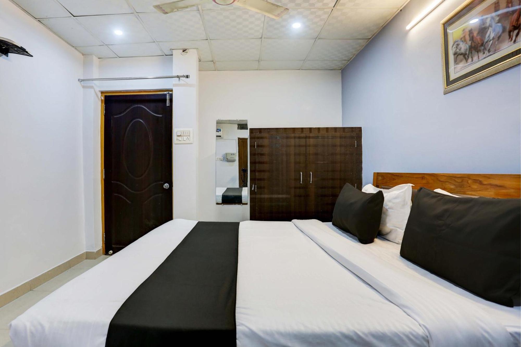 Collection O Hotel Moon Light Lucknow Eksteriør billede